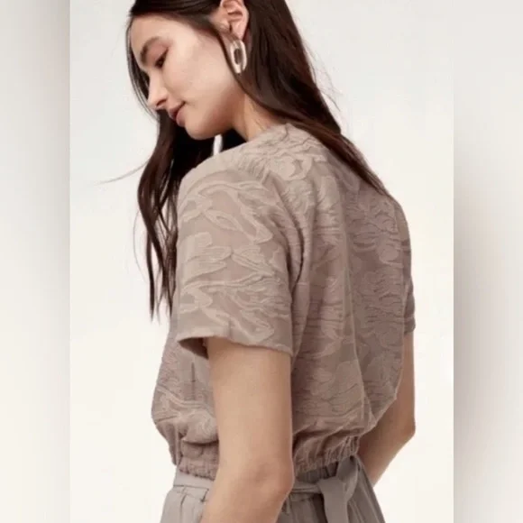 Aritzia Wilfred Piaf Lace T-Shirt
Cropped - Picture 4 of 5